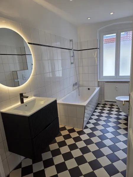 Erstbezug Sanierter Altbau mit Balkon in ruhiger Citylage958 — photo 1